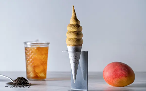 ティーブランド「CHAVATY」の夏限定ティーソフトクリーム、宮崎マンゴーを使った「マンゴー＆ウバティーソフトクリーム」