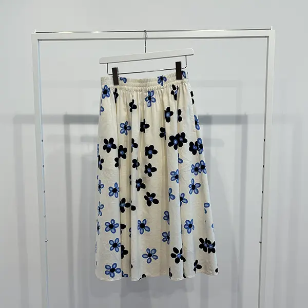 Summer 2024 UNIQLO × Marimekko Limited-Edition Collectionのリネンブレンドスカート