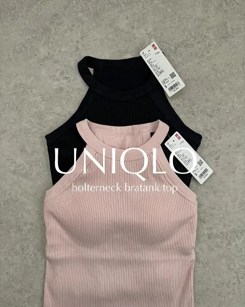 UNIQLO（ユニクロ）の「ホルターネックブラタンクトップ」を着ている女性