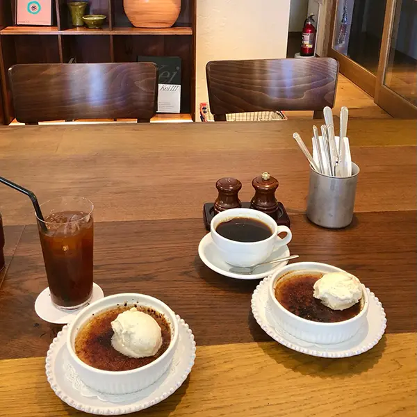鎌倉の「The HARVEST Store & Cafe KAMAKURA」のカフェの様子