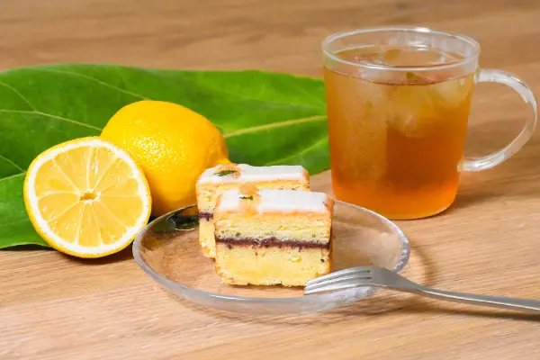 スペシャルティチョコレート専門店「Minimal」の夏限定レモンケーキみたいな「ガトーショコラ ソフト -レモン-」
