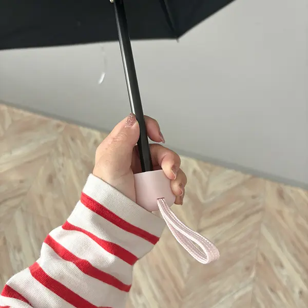 『sweet』2024年7月号増刊の付録「晴雨兼用折りたたみ傘」の持ち手
