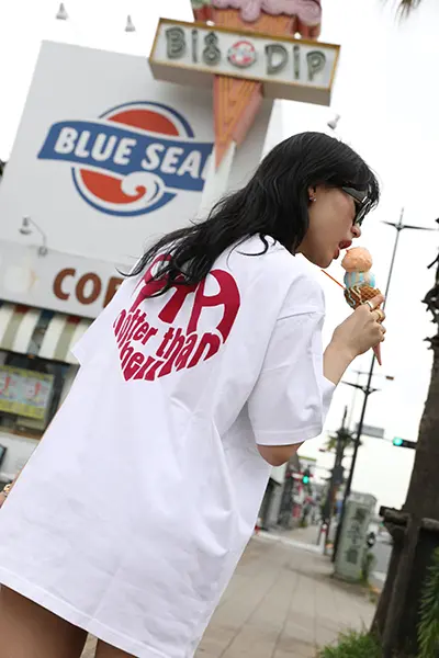 HTHの「Store limited heart logo tee」