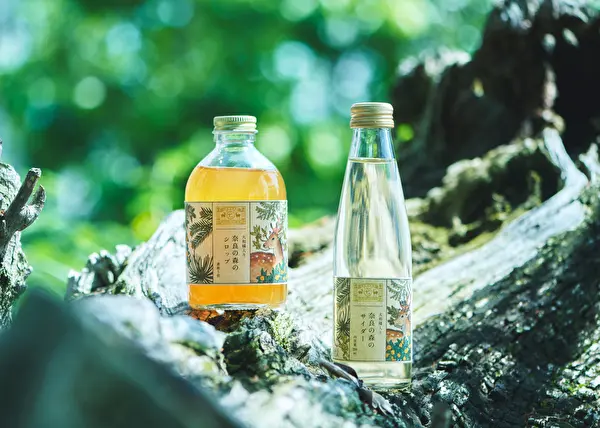 中川政七商店と日本草木研究所がコラボした“飲む、奈良の森林浴。”がコンセプトの「奈良の森のシロップ」と「奈良の森のサイダー」