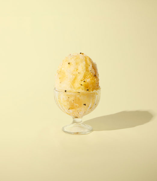 ukafeより8月19日から期間限定で発売される「パッションフルーツのウカキ氷」「ヴィーガン」