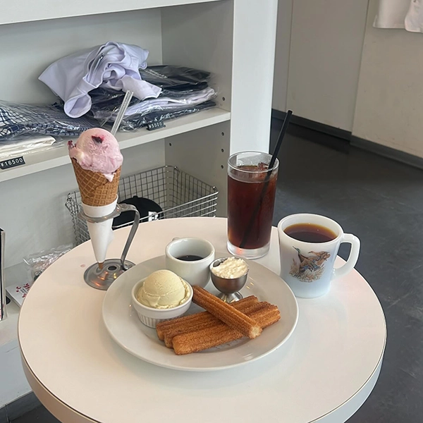 BIG BABY ICE CREAM（ビッグ ベイビー アイスクリーム）」のフードメニュー