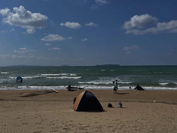 福岡にある海の見えるカフェ「DILLY DALLY」