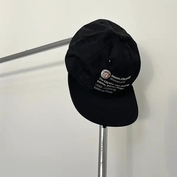 ファッション＆インテリアブランド「MAISON STRAYSHEEP（メゾン ストレイシープ）」のナイロンキャップ「NYLON TWEET CAP」