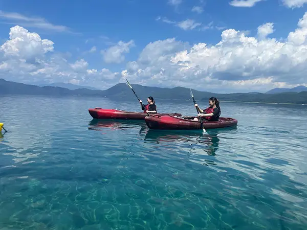 秋田・仙北の「田沢湖」で体験できるカヤック