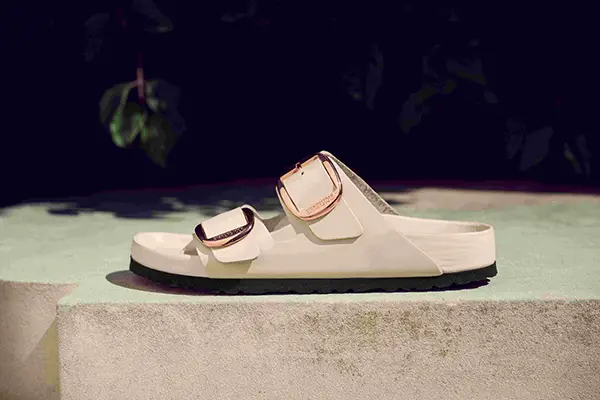 BIRKENSTOCKの「ARIZONA HIGHSHINE BIG BUCKLE」