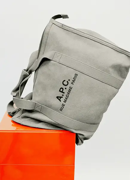 「A.P.C.」の「Recuperation GYM バッグ」