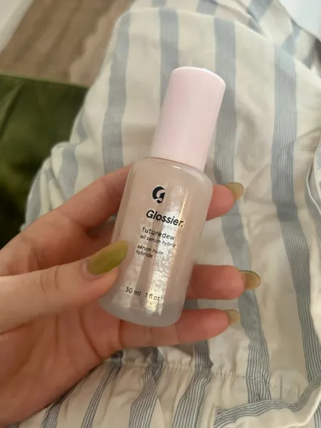 「Glossier（グロッシー）」の美容液