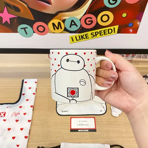 押上で開催される「ベイマックス」OH MY CAFEの「マグカップ」