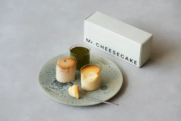 Mr. CHEESECAKE グランスタ東京店で販売されるカップタイプのチーズケーキ「Mr. CHEESECAKE Petit / S」3個入りボックス