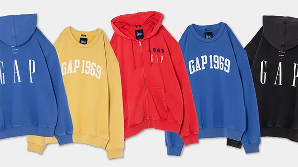 ファッションブランド「Gap（ギャップ）」の「55th GAP ロゴジップアップフーディー」「55th GAPロゴ クルーネックスウェット」