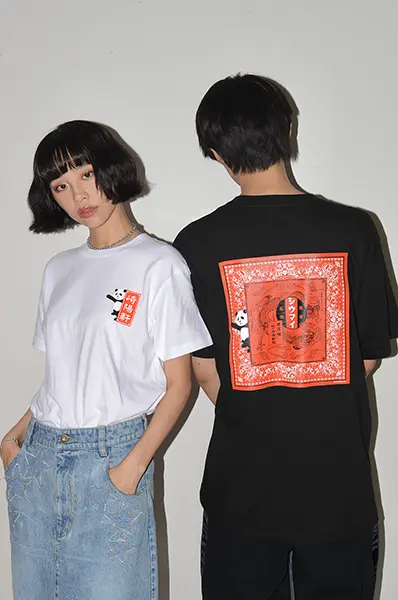 KEITA MARUYAMA×崎陽軒コラボ商品の「KEITA MARUYAMA×崎陽軒昔ながらのシウマイTシャツ（ホワイト、ブラック）」