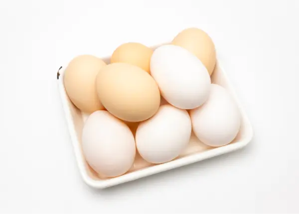 食べるバターブランド「カノーブル」の新作「とろける極生カルパトカ」に使われる数種類の卵イメージ