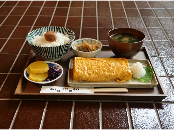 京都・嵯峨嵐山のグルテンフリーの定食カフェ「和レ和レ和 アラシヤマ」の朝定食「だし巻き定食」