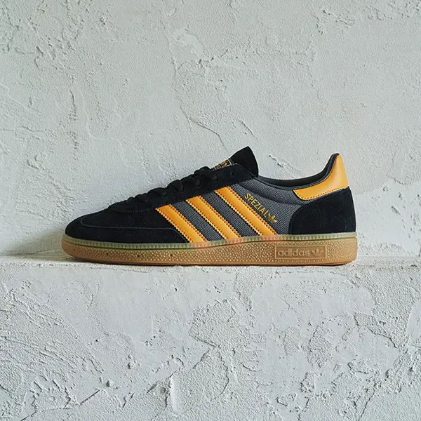 「URBAN RESEARCH DOORS」から登場した「adidas Originals Exclusive HANDBALLSPEZIAL」