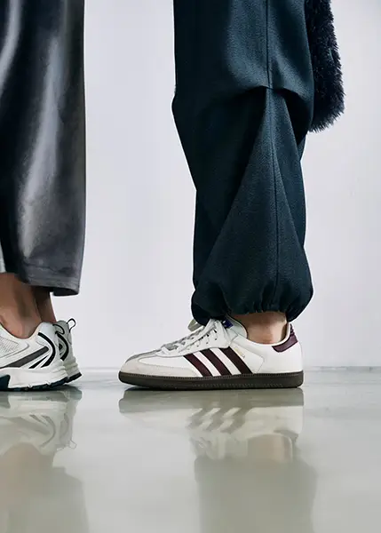 emmiが別注したadidas Originalsの「SAMBA OG」