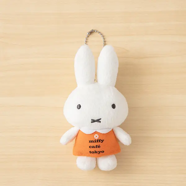 「miffy café tokyo」の「マスコットキーホルダー」