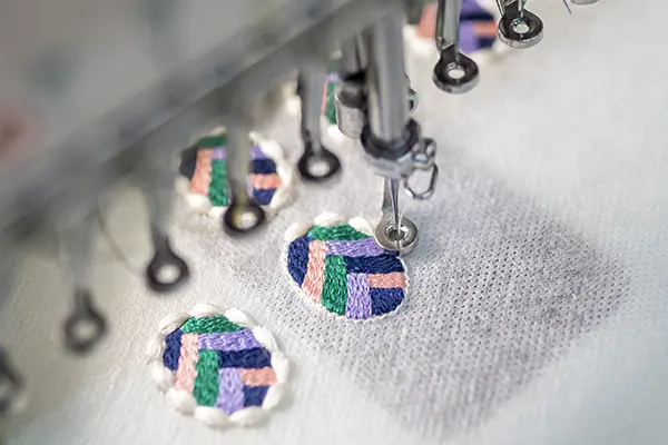 刺繍アクセサリーブランド「raccan（ラッカン）」