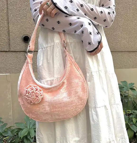 「hai（ハイ）」の「Edith Bag」