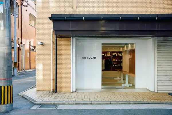 福岡発のドーナツ＆ベイクショップ「ON SUGAR」薬院本店の店舗外観