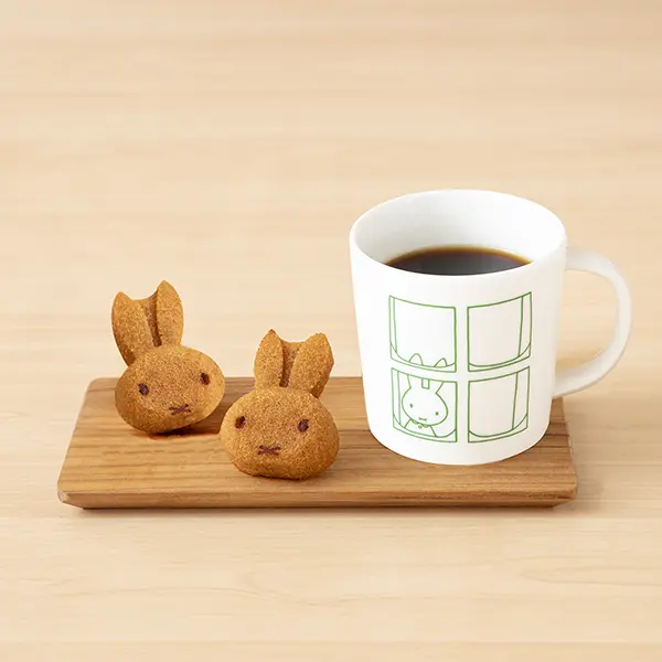 「miffy café tokyo」梅田POP UPで提供される「フェイスフィナンシェ1個(キャラメル)」