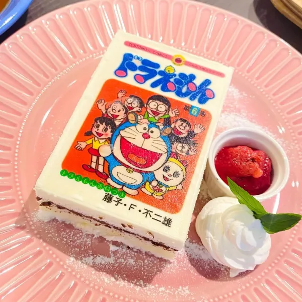 東京・神保町にある「Cafe Lish（カフェ リッシュ）」の期間限定メニュー「てんコミ50th コミックケーキ」