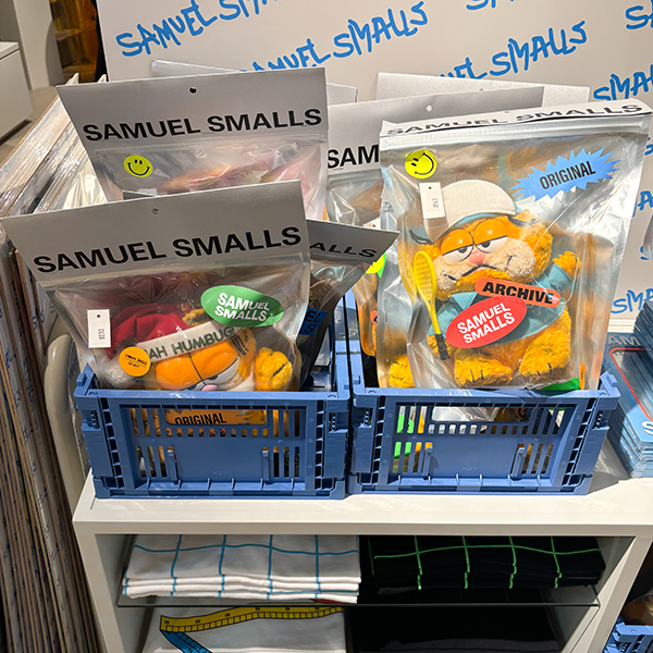 「ビームス ライフ 横浜」で販売される「SAMUEL SMALLS」のグッズ