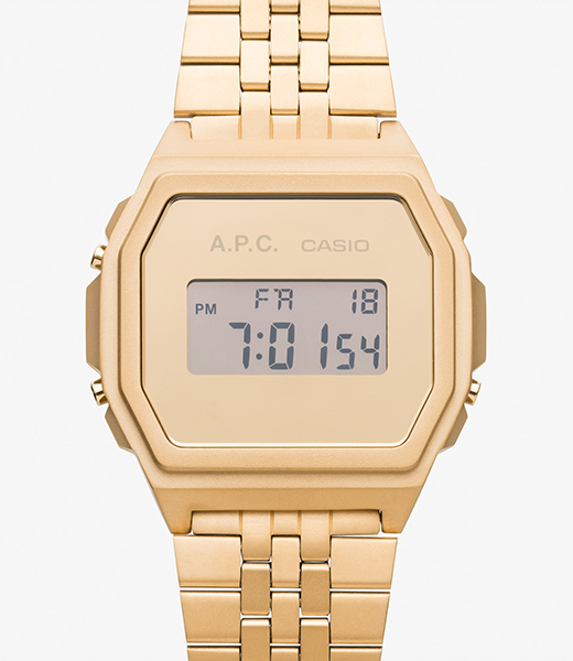 A.P.C.とCASIOのコラボモデル「Gold CASIO x A.P.C. watch」の表面