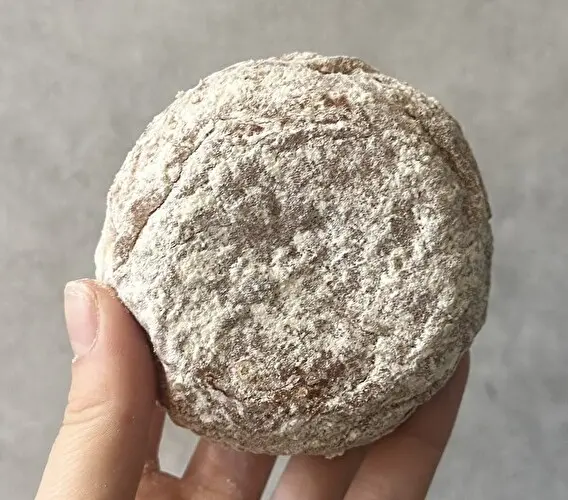 大阪・福島の国産ドーナツ専門店「STANDARD DONUTS（スタンダートドーナツ）」のシグネチャー「スタンダードドーナツ」