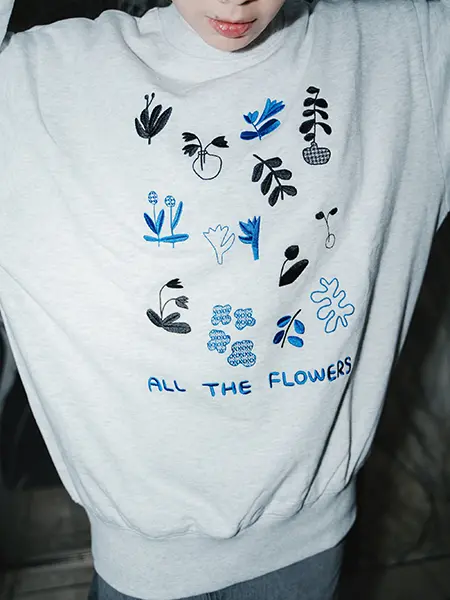 セレクトショップ「FREAK'S STORE（フリークス ストア）」とイラストレーター・Chou yi（チョウ イ）のコラボスウェット「ALL THE FLOWERS SWEAT」