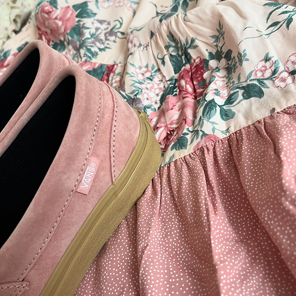 VANS「ローファー」の『PINK/BEIGE』かかと部分