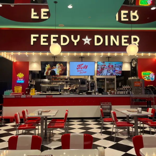 大阪のイオンモール茨木の4階にある「Feedy Diner＆Arcade（フィーディー・ダイナー・アンド・アーケード）」