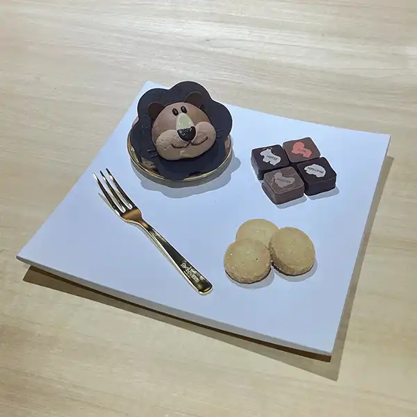 たべっ子どうぶつカフェ「たべっ子どうぶつMEETS」らいおんくんケーキセット