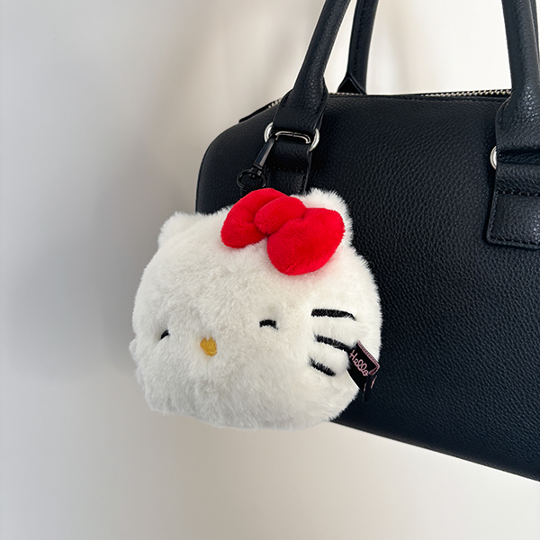 ZARAの「HELLO KITTY ©チャーム」