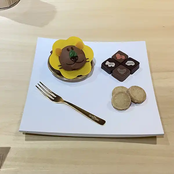 たべっ子どうぶつカフェ「たべっ子どうぶつMEETS」らいおんくんケーキセット