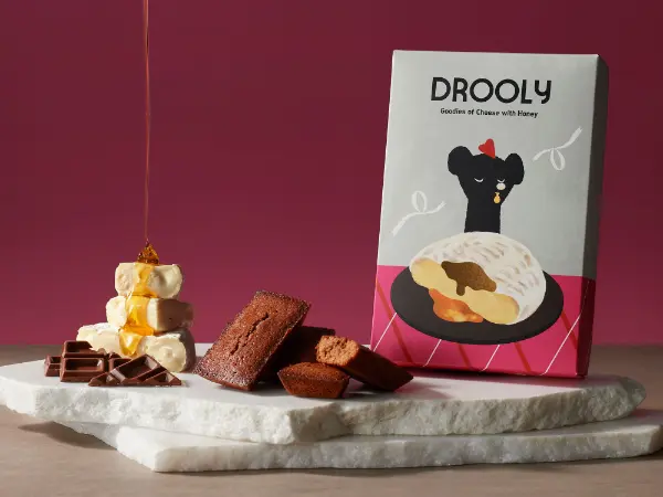 阪神梅田本店のスイーツブランド「DROOLY（ドローリー）」の季節限定アイテム「フィナンシェ〔ショコラ＆カマンベールwithハニー〕」