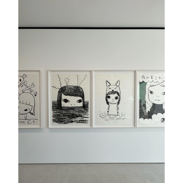 東京・原宿で開催中の奈良美智の個展「I Draw the Line」のドローイング作品