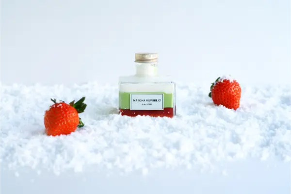 京都宇治の抹茶専門ブランド「抹茶共和国 Matcha Republic」の冬の定番メニュー「雪の苺 Strawberry Snow（ink）」