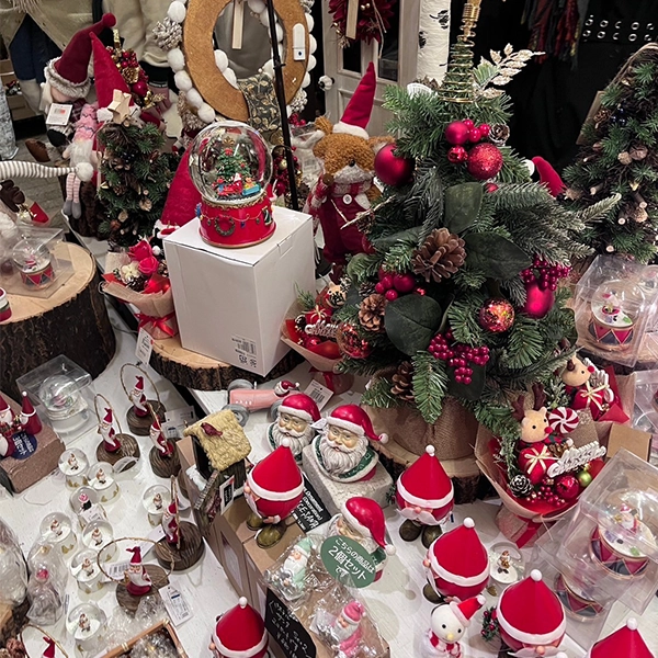 「Christmas Market in 横浜赤レンガ倉庫」の物販店舗の売り場