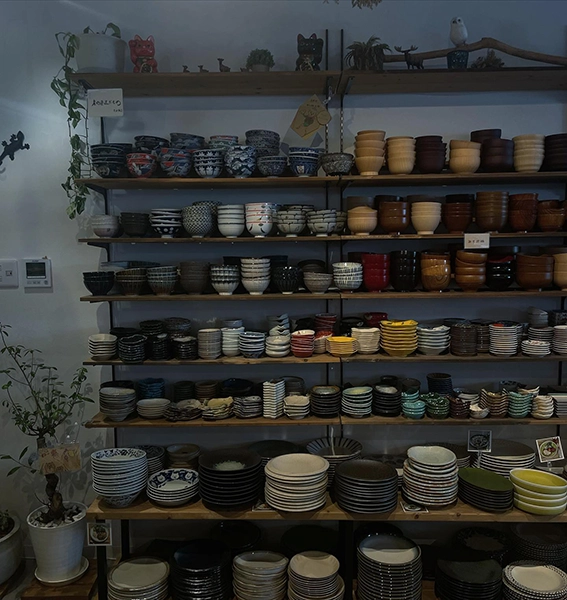 東京・町田にある陶器屋さん「サカエ陶器店」