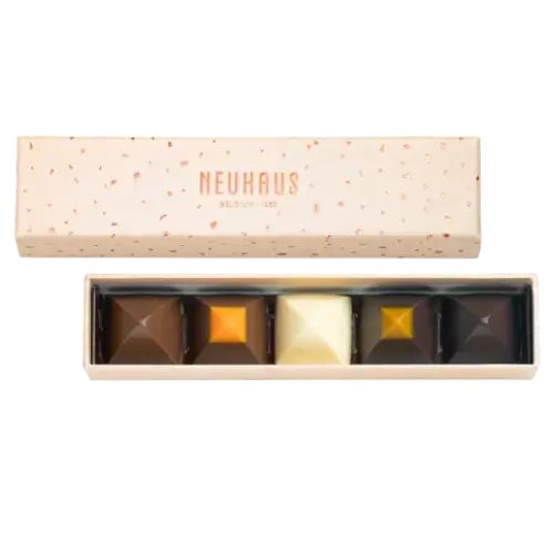 ベルギー発・老舗チョコレートブランド「NEUHAUS（ノイハウス）」2025年のラブコレクション、焼き菓子の老舗「メゾン ダンドワ」とコラボした「レ グルマンズ 5」