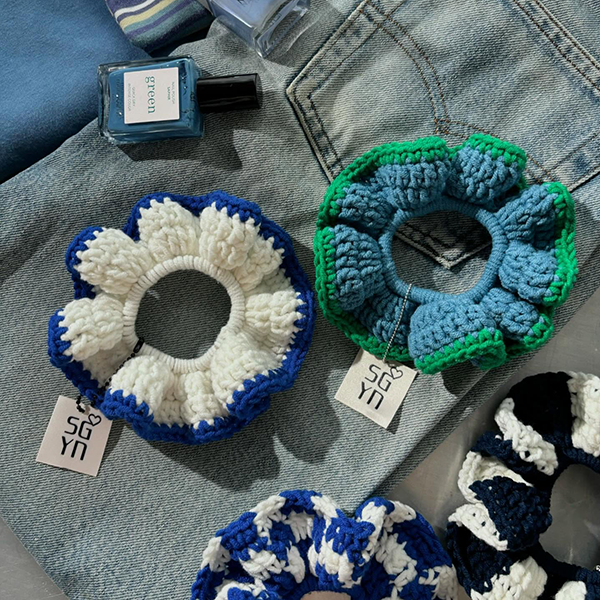 Sugar Yarnの「knit scrunchie」