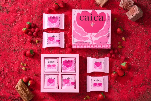 ナッツ菓子専門店「caica（カイカ）」ブランド初のバレンタインスイーツ、3層仕立ての「フロランショコラサンド〈ダブルベリー〉」のパッケージ