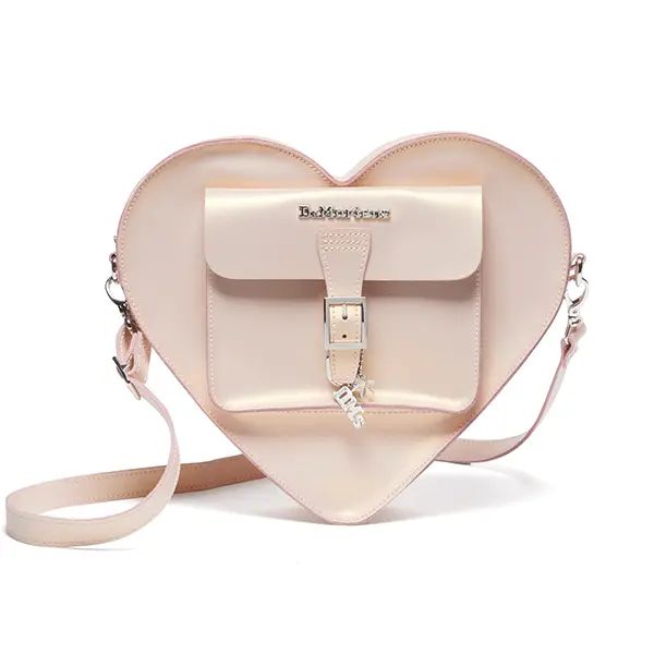 【画像】ドクターマーチンの「HEART BACKPACK」『POWDER PINK+GOLD』