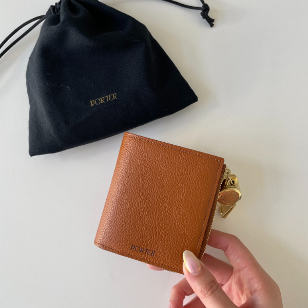 「PORTER（ポーター）」のウォレットシリーズ『TONE（トーン）』の「TINY PURSE」（税込4万1800円）