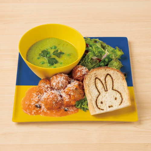 絵本『ミッフィー』の世界観が楽しめるテーマカフェ「miffy café tokyo（ミッフィー カフェトウキョウ）」のフードメニュー「ミートボール トマト煮プレート」